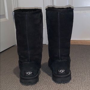 UGG tall boot 100% authentic with hologram